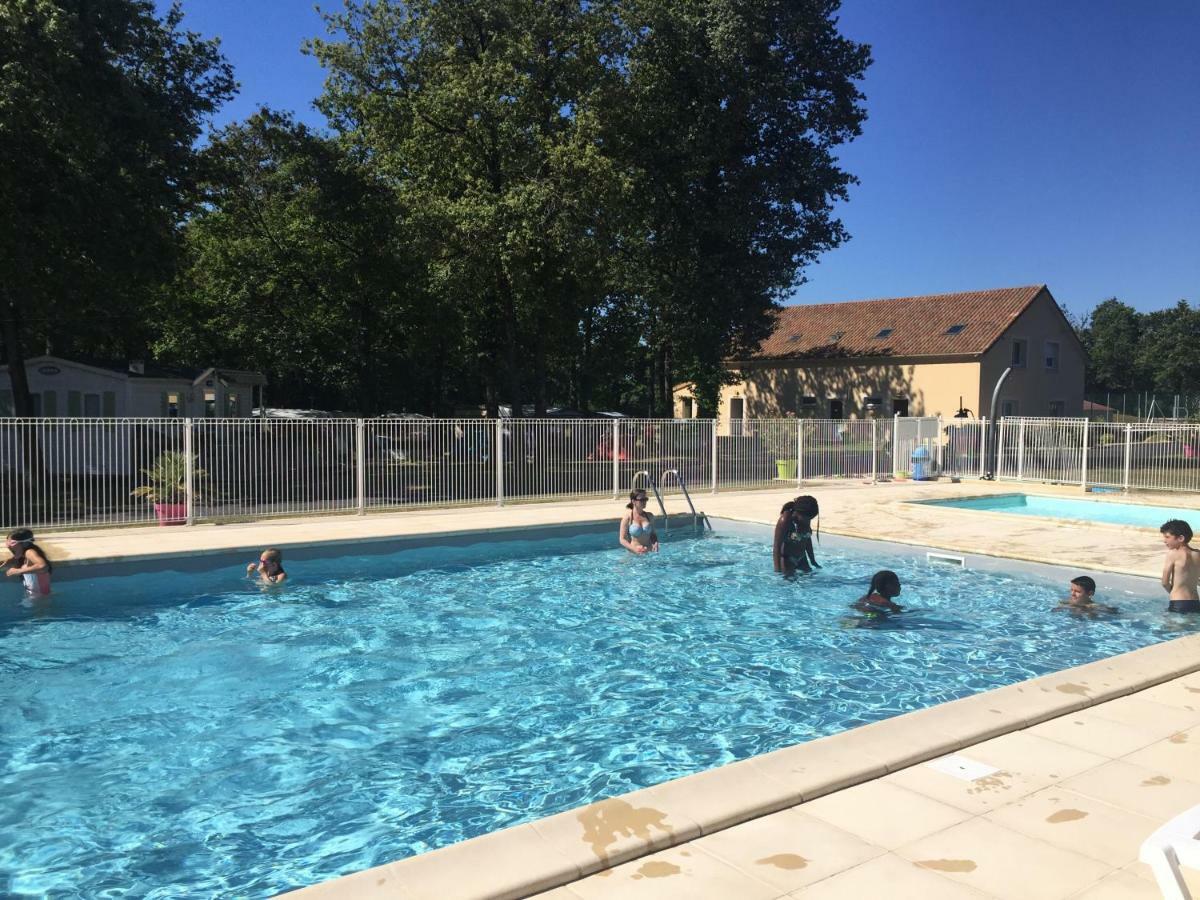 Camping Les Petites Minaudieres Hotel Saint-Sauveur  Exterior foto